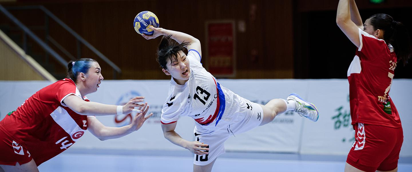 Korea seal hard-fought win against Turkiye, Serbia and Czechia hit 40 to grab wins