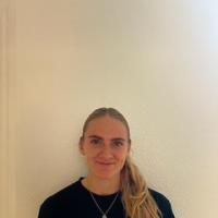 Stine Broløs