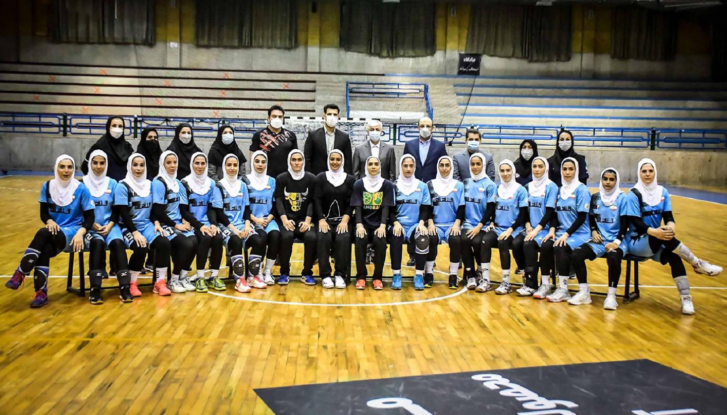 Iranian Women s Handball League Final Sepahan F.C womens players lift the  trophy at the award